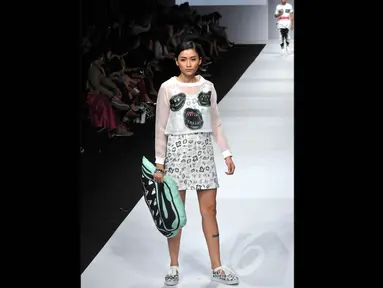 Koleksi dari label Monstore tampil di hari pertama Jakarta Fashion Week 2015, Sabtu (1/11/2014). (Liputan6.com/Panji Diksana)