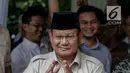 Capres 02 Prabowo Subianto usai  konferensi pers sikapi penetapan hasil pemilu di kediamannya, Kertanegara, Jakarta, Selasa (21/5). Dalam konferensi pers nya, pasangan capres dan cawapres 02 menolak hasil rekapitulasi dari KPU  dan akan menggugat ke MK. (Liputan6.com/Faizal Fanani)