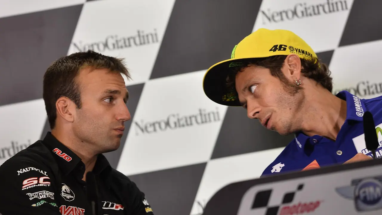 Valentino Rossi dan Johann Zarco 
