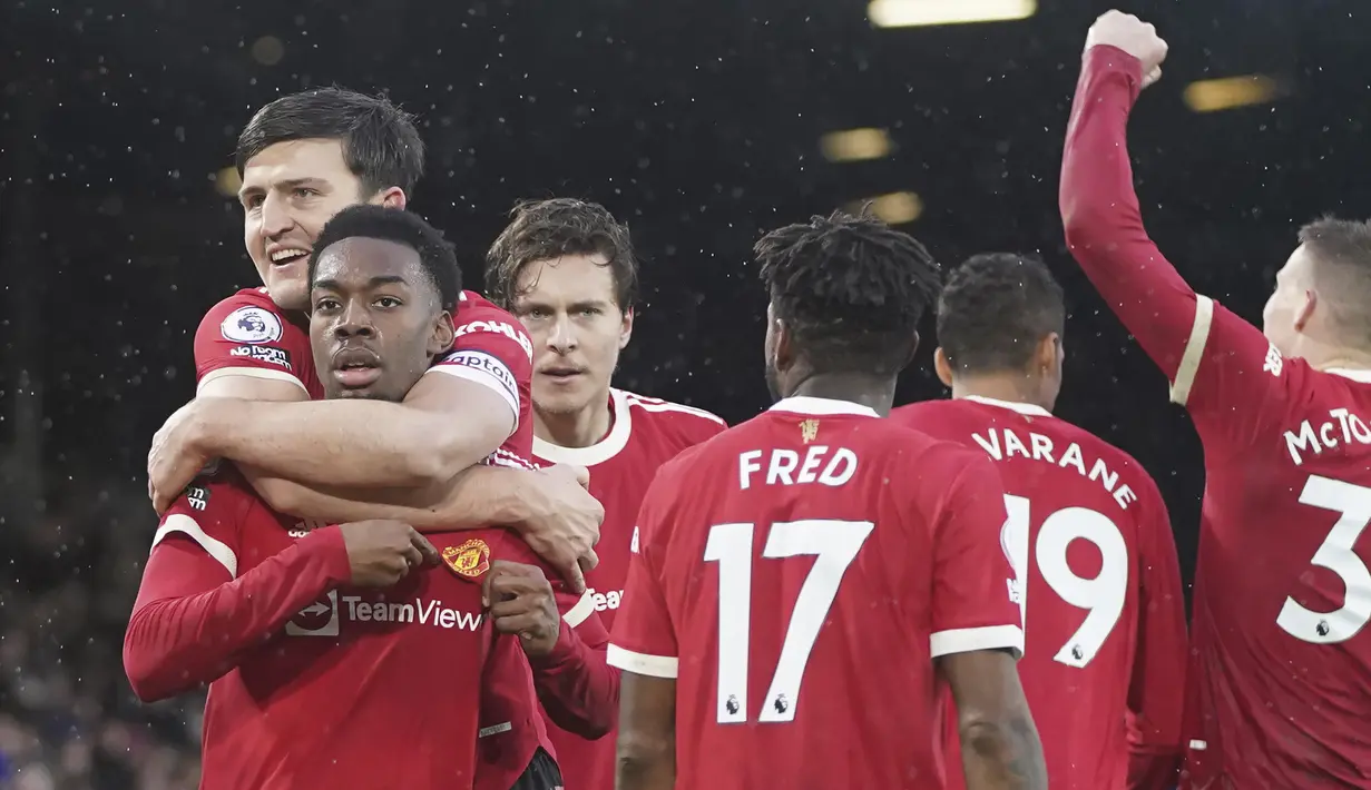 Skor 4-2 untuk kemenangan MU bertahan hingga laga usai. (AP/Jon Super)