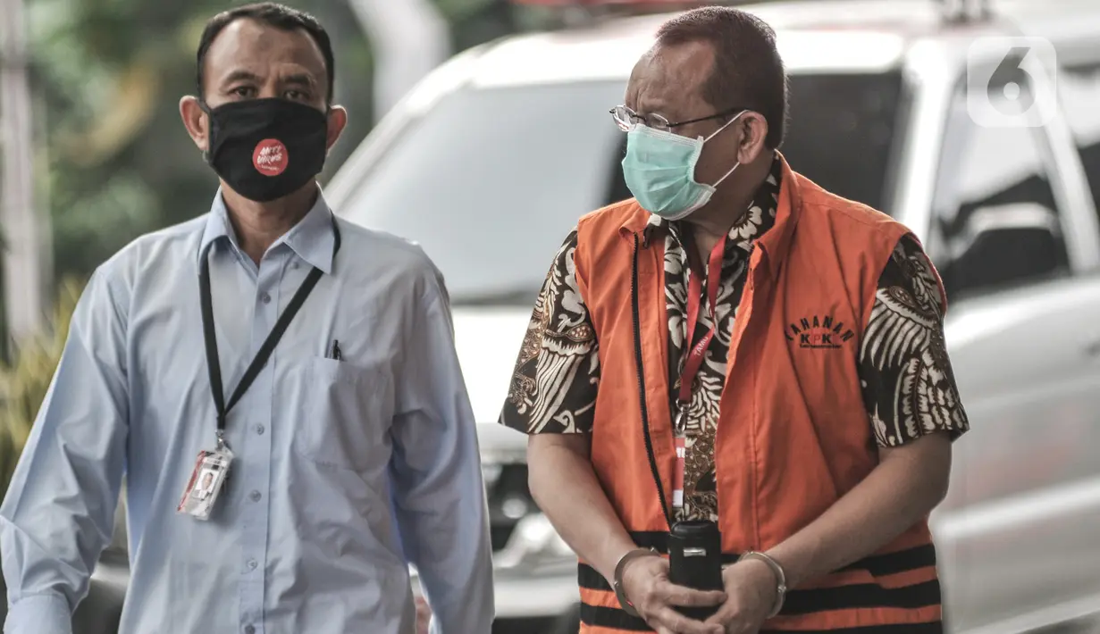 Tersangka mantan Sekretaris Mahkamah Agung (MA) Nurhadi saat tiba di Gedung KPK, Jakarta, Kamis (23/7/2020). Nurhadi kembali menjalani pemeriksaan lanjutan sebagai tersangka terkait kasus suap dan gratifikasi penanganan perkara di MA senilai Rp46 miliar. (merdeka.com/Iqbal S Nugroho)