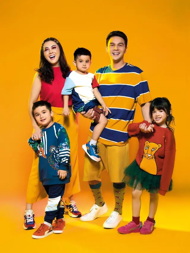 6 Potret Kompak Jonathan Frizzy dengan Ketiga Anaknya yang Jadi Bintang Iklan