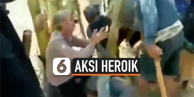 VIDEO: Amuk Massa, Kapolsek Cempa Polres Pinrang Bersimpuh Mohon Belas Kasih