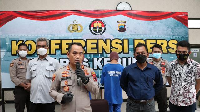 Konferensi pers pengungkapan kasus pembunuhan gadis belia di Kebumen, Jawa Tengah. (Foto: Liputan6.com/Polres Kebumen)