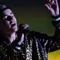 Justin Bieber terima penghargaan pertamanya di Grammy Awards 2016 [foto: MTVNews]