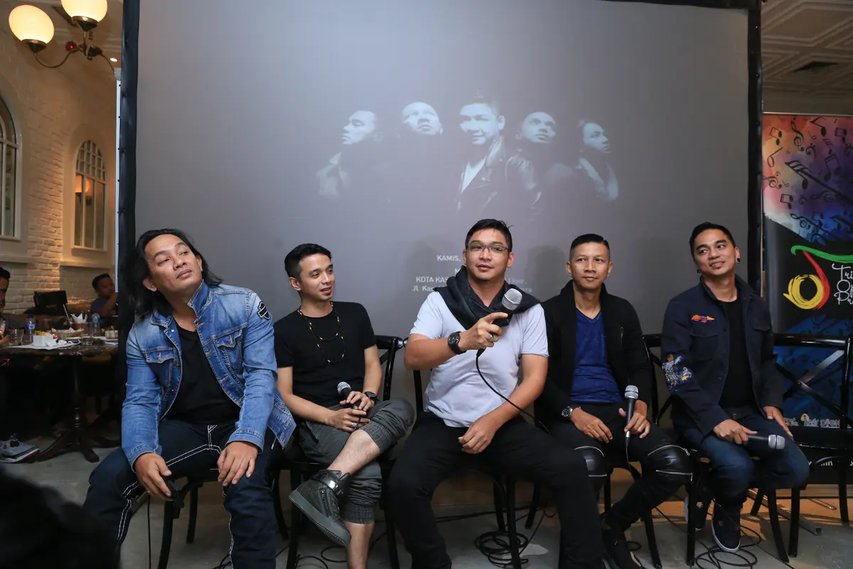 [Bintang] Band Ungu