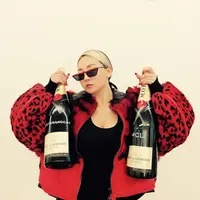 Meskipun 2NE1 sudah bubar, akan tetapi CL masih menjadi salah satu idol K-Pop yang disegani oleh publik. Akan tetapi kepopulerannya semakin turun lantaran tak kunjung merilis karya baru. (Foto: instagram.com/chaelincl)