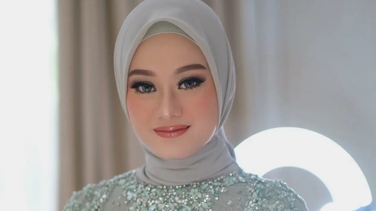 Dinda Hauw
