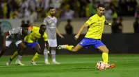 Cristiano Ronaldo turut menyumbangkan satu gol saat Al Nassr menang 2-1 atas Al Tai pada laga pekan kedelapan Saudi Pro League di&nbsp;Prince Abdul Aziz bin Musa'ed Stadium, Hail, Jumat (29/9/2023) malam WIB. (dok. Al Nassr)