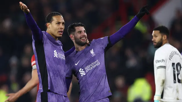 Foto: Liverpool Kudeta Posisi Runner Up Setelah Aston Villa Pecundangi Man City di Liga Inggris