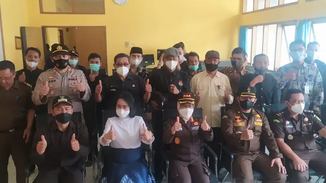 Puluhan aparatur desa dari enam kecamatan di wilayah Garut Selatan, Jawa Barat, mendapatkan pembinaan pengelolaan keuangan dan administrasi perdata dan tata usaha negara dari Kejaksaan Negeri (Kejari) Garut.