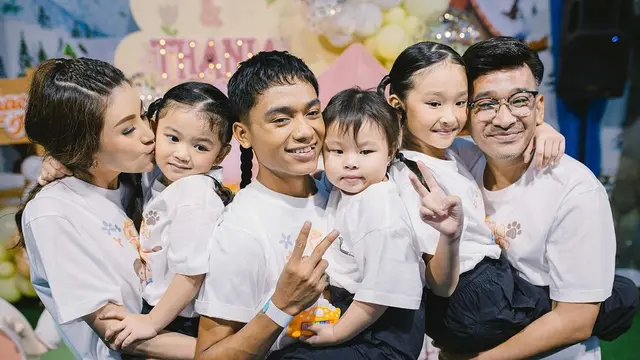 8 Momen Perayaan Ulang Tahun Anak Ruben Onsu dan Sarwendah, Formasi Lengkap