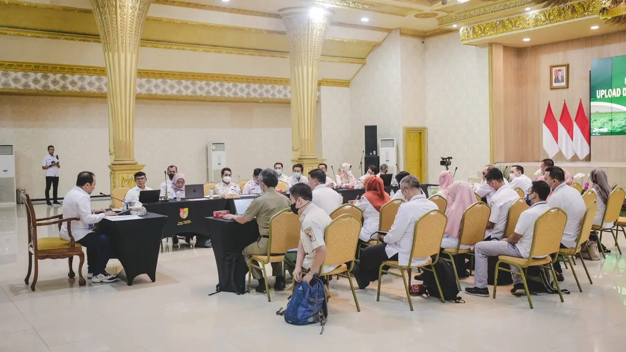 Bupati Jember Hendy Siswanto pimpin rapat rencana pembangunan industri hasil tembakau (Istimewa)