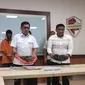 Konferensi pers pengungkapan penjual sisik trenggiling oleh Reskrimsus Polda Riau. (Liputan6.com/M Syukur)