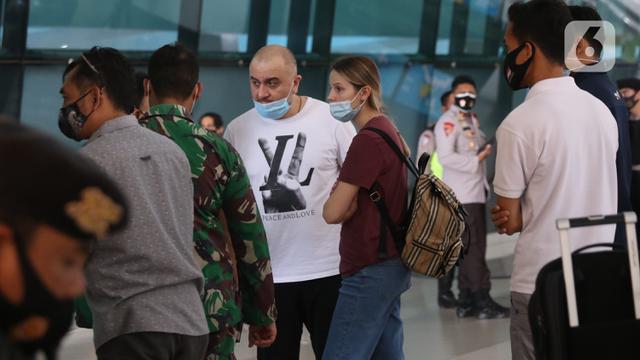 Larangan WNA Masuk Indonesia