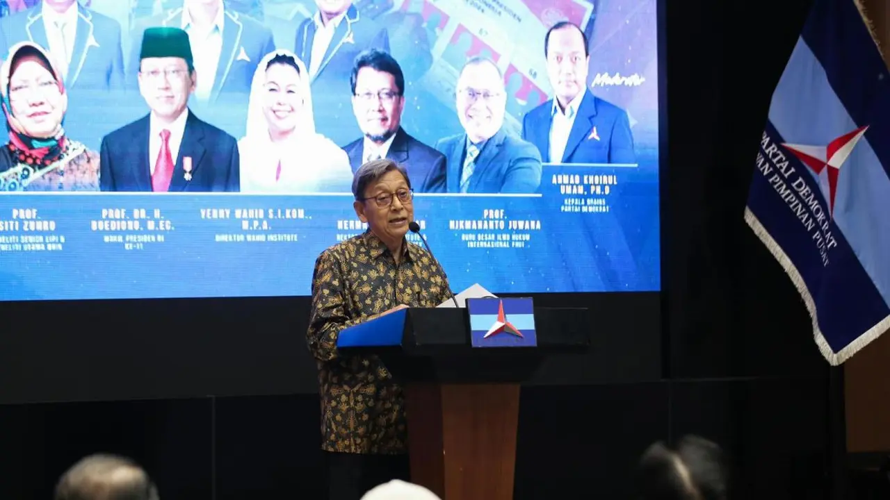 Wakil Presiden Ke-11 RI Boediono memberikan sambutan saat Sarasehan 25 Tahun Partai Demokrat di Kantor DPP Partai Demokrat, Jakarta, Selasa (1/9/2026) (Istimewa)