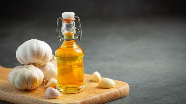 ilustrasi minyak bawang putih