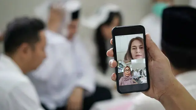 Potret akad nikah Ralf Morscheck dan Anisa Farida Amalia di rumah sakit