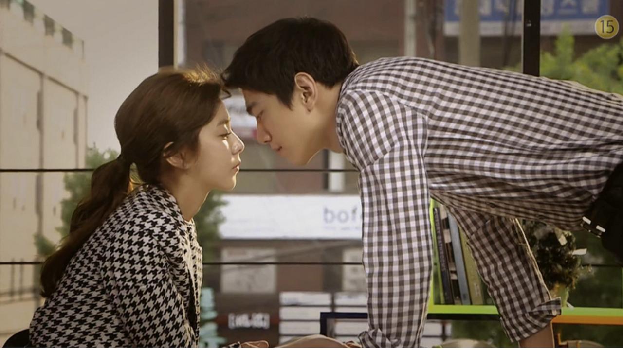 Cerita UEE dan Sung Joon Langsung Bercumbu di Awal Pertemuan