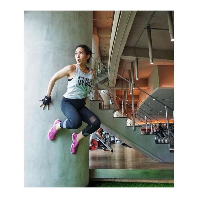 6 Potret Terbaru Mieke Amalia, Awet Muda di Usia 43 Tahun