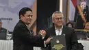 Habiburokhman mewakili Paslon nomor urut 02 saat menerima salinan putusan dari Ketua KPU Arief Budiman pada Rapat Pleno Terbuka Penetapan Presiden dan Wakil Presiden Terpilih Pemilu 2019 di Gedung KPU, Jakarta, Minggu (30/6/2019). (merdeka.com/Iqbal S Nugroho)