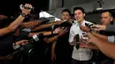 Aktor sekaligus penyanyi, Irwansyah, saat menjawab pertanyaan wartawan yang menunggunya di Gedung KPK, Jakarta, Rabu (5/11/2014). (Liputan6.com/Miftahul Hayat)