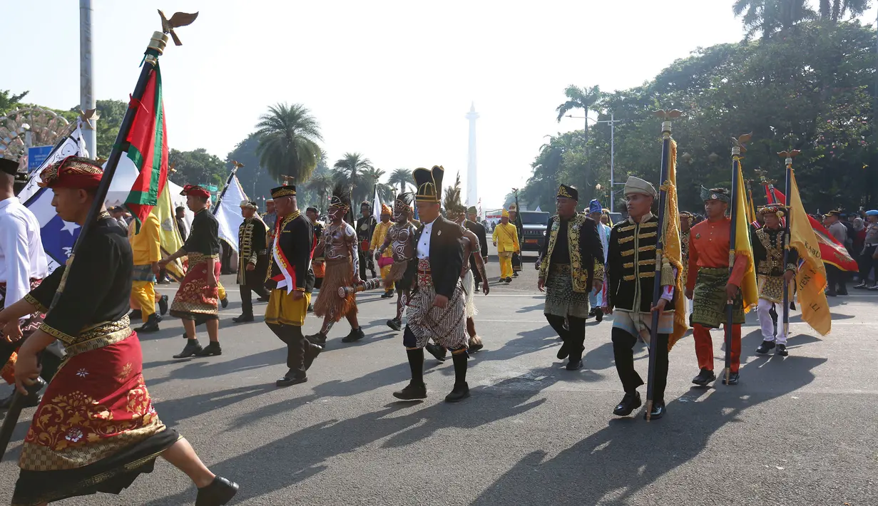 Kirab Bendera Pusaka dan Teks Proklamasi menjadi prosesi awal dari rangkaian upacara peringatan Hari Hari Ulang Tahun (HUT) ke-80 Kemerdekaan Republik Indonesia di Istana Merdeka. (KapanLagi.com/Budy Santoso)