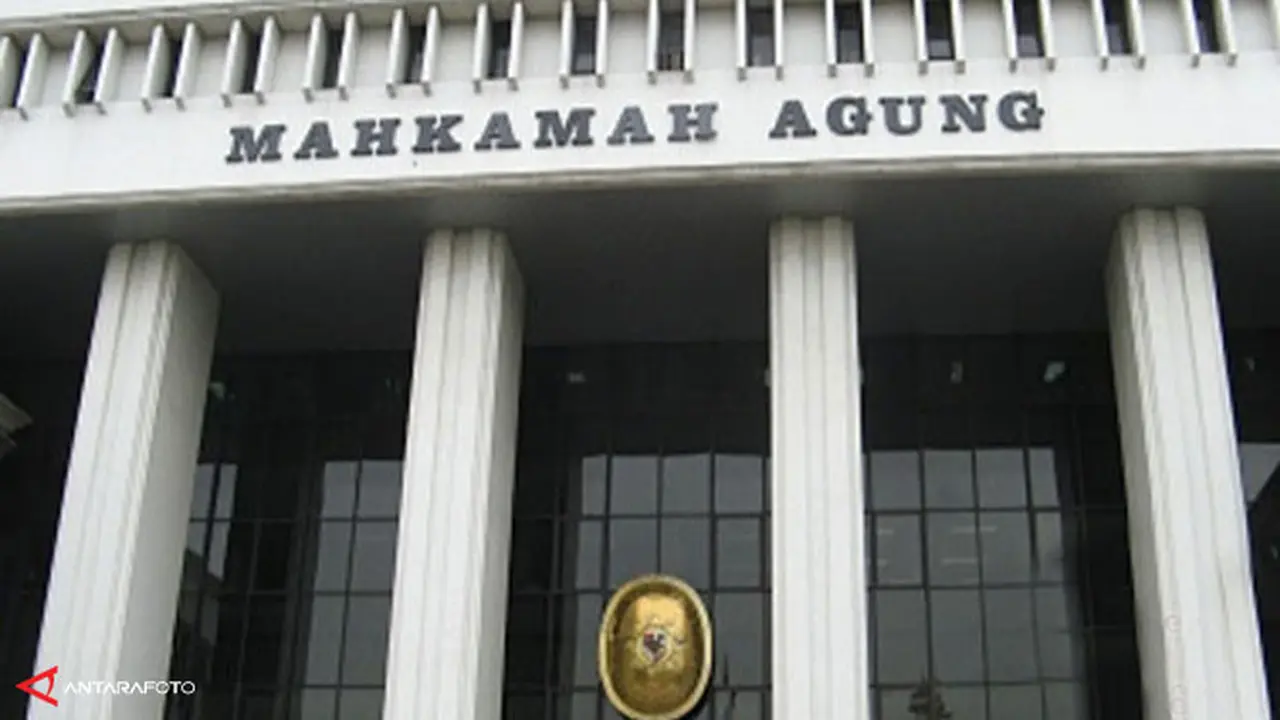 mahkamah-agung130524b.jpg