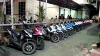 Rapikan Motor Sesuai Warna dan Tipe, Satpam Sekolah di Tangsel Viral