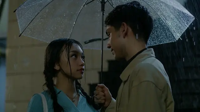 Adegan Naura Ayu dan Fadi Alaydrus di series Santri Pilihan Bunda.