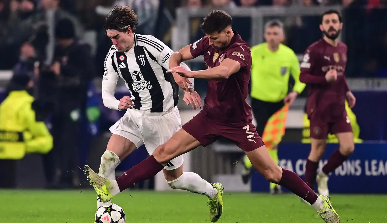 Hingga akhir pertandingan, skor 2-0 tidak berubah. Tim racikan pelatih Thiago Motta sukses menghadiahkan kekalahan tandang untuk Manchester City. (Marco BERTORELLO/AFP)