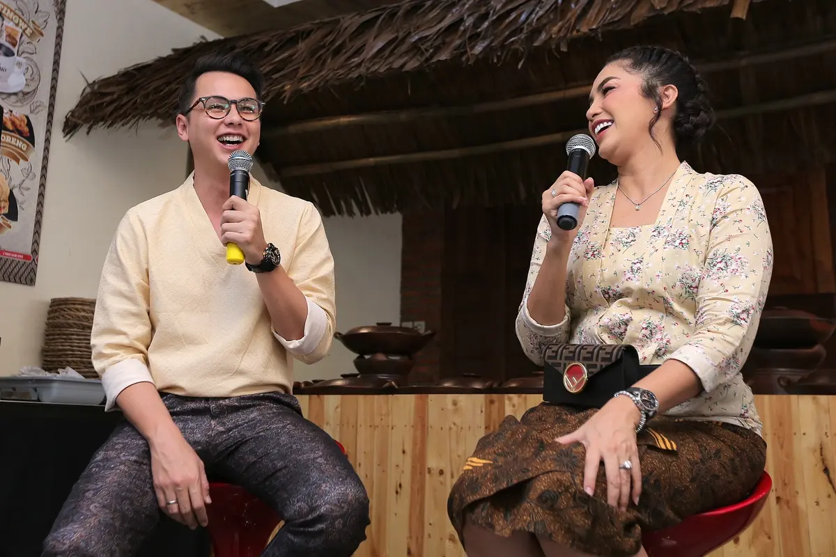 [Bintang] Ussy Sulistiawaty dan Andhika Pratama