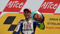 Desain unik jaket, sepeda motor, hingga helm sering muncul di ajang MotoGP. 
