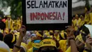 Ratusan mahasiswa UI menggelar aksi di kampus UI Salemba, Jakarta, Jumat (20/3/2015). Mereka mengultimatum dan mengumpulkan surat untuk Presiden Jokowi. (Liputan6.com/Johan Tallo) 