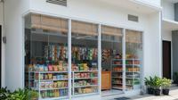 7 Desain Warung Sembako Anti Panas, Inspirasi Toko Kecil yang Tetap Adem dan Rapi (foto: Gemini AI)