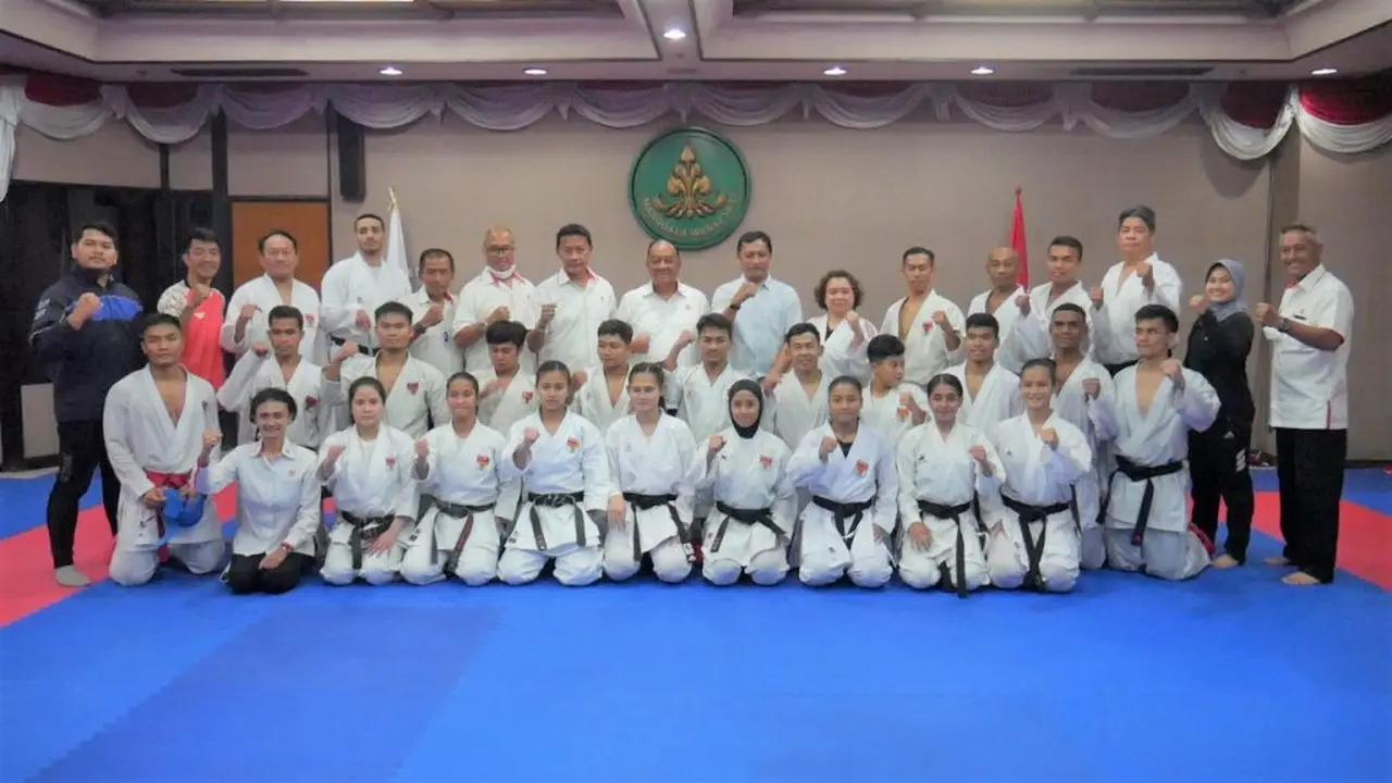 Ketum KONI Marciano Norman mengunjungi Pelatnas Karate