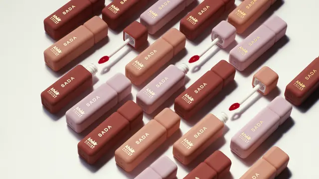 Lip Tint dengan Shea Butter dan Vitamin E, Solusi Bibir Merona dari Brand Lokal