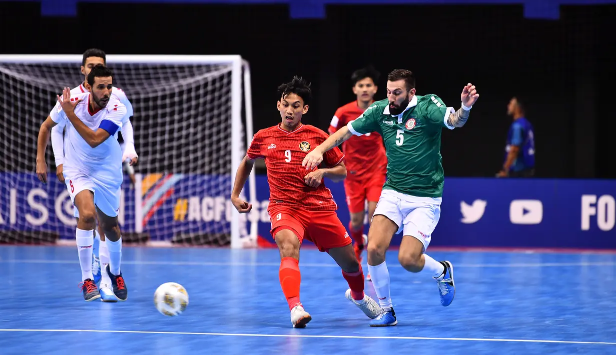 Setelah tertinggal 0-4, Lebanon menerapkan strategi power play untuk mengurung pertahanan Indonesia. (AFC/Khaleel Nadoum)