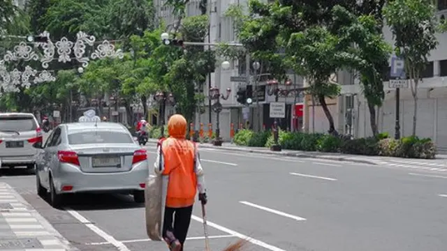 6 Potret Kota Surabaya Saat Karantina Wilayah Akibat Corona, Sepi