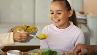 Cara Mengatur Ulang Pola Makan Anak Setelah Libur Lebaran