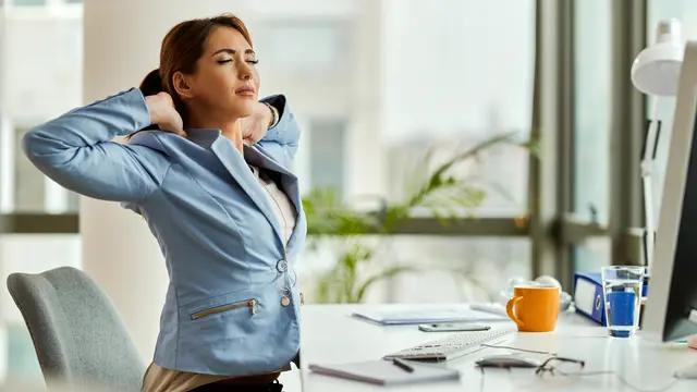 Olahraga Simpel di Kantor yang Bantu Meredakan Stres dan Nyeri Punggung - 4