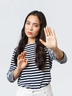 Ilustrasi menolak ajakan buka bersama./copyright freepik.com/benzoix