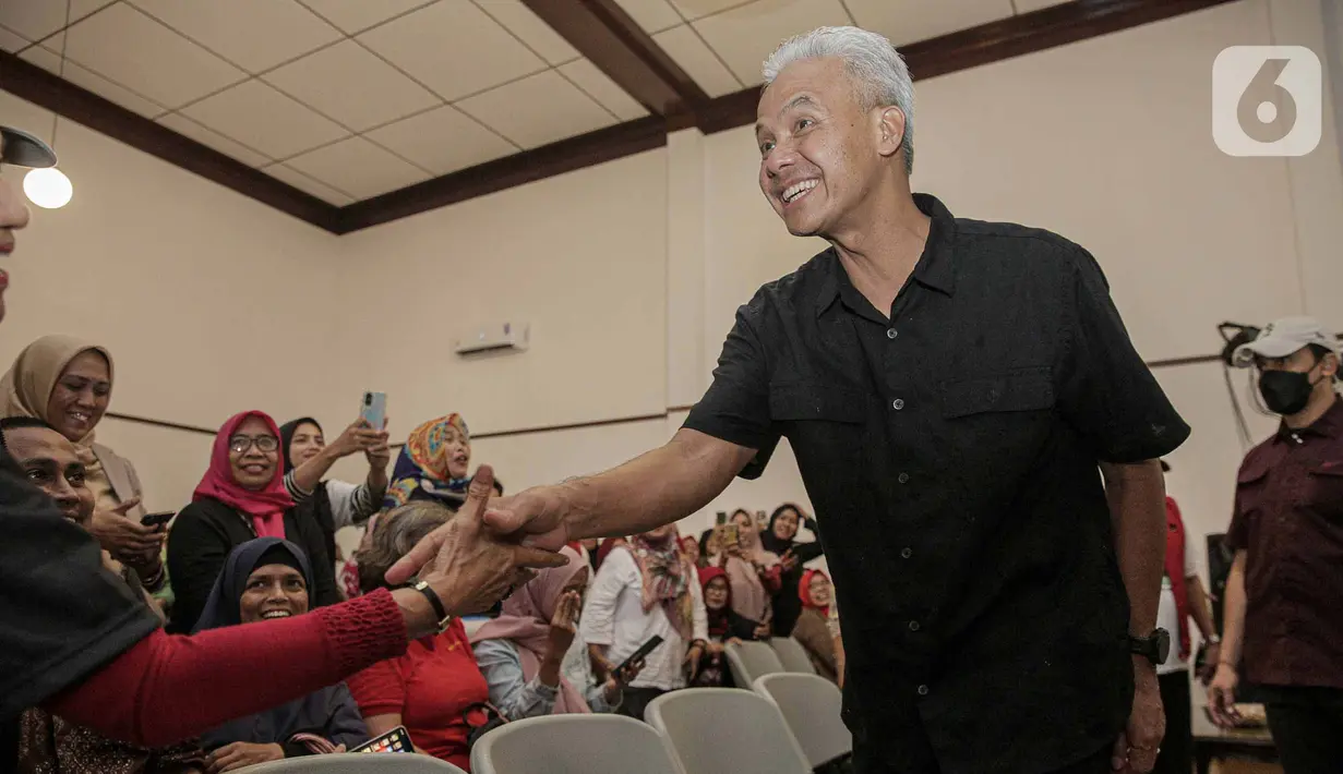 Sebelumnya, Ganjar Pranowo menemui dan berdialog dengan nelayan di Cilacap. (Liputan6.com/Faizal Fanani)