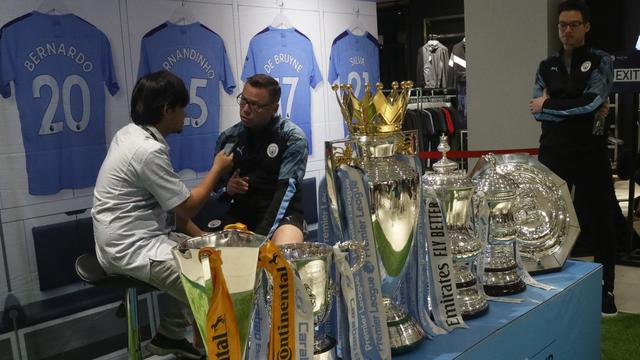 Paul Dickov - Manchester City Trophy Tour