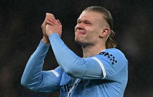 Striker Manchester City, Erling Haaland bereaksi setelah melewatkan sebuah peluang dalam pertandingan sepak bola Liga Premier Inggris antara Manchester City dan Fulham di Stadion Etihad, Manchester, Inggris barat laut, pada 11 Februari 2026. (Paul ELLIS / AFP)