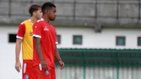 Pemain seleksi Arema, Zidane, asal Papua. (Bola.com/Iwan Setiawan)