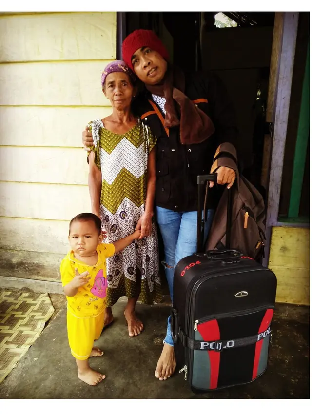 Belikan Emak Ratu Mobil Baru, Ini 6 Kebersamaan Mimi Peri dan Ibunya