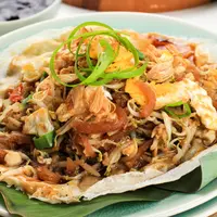 ilustrasi lumpia basah bandung/Ika Rahma H/Shutterstock