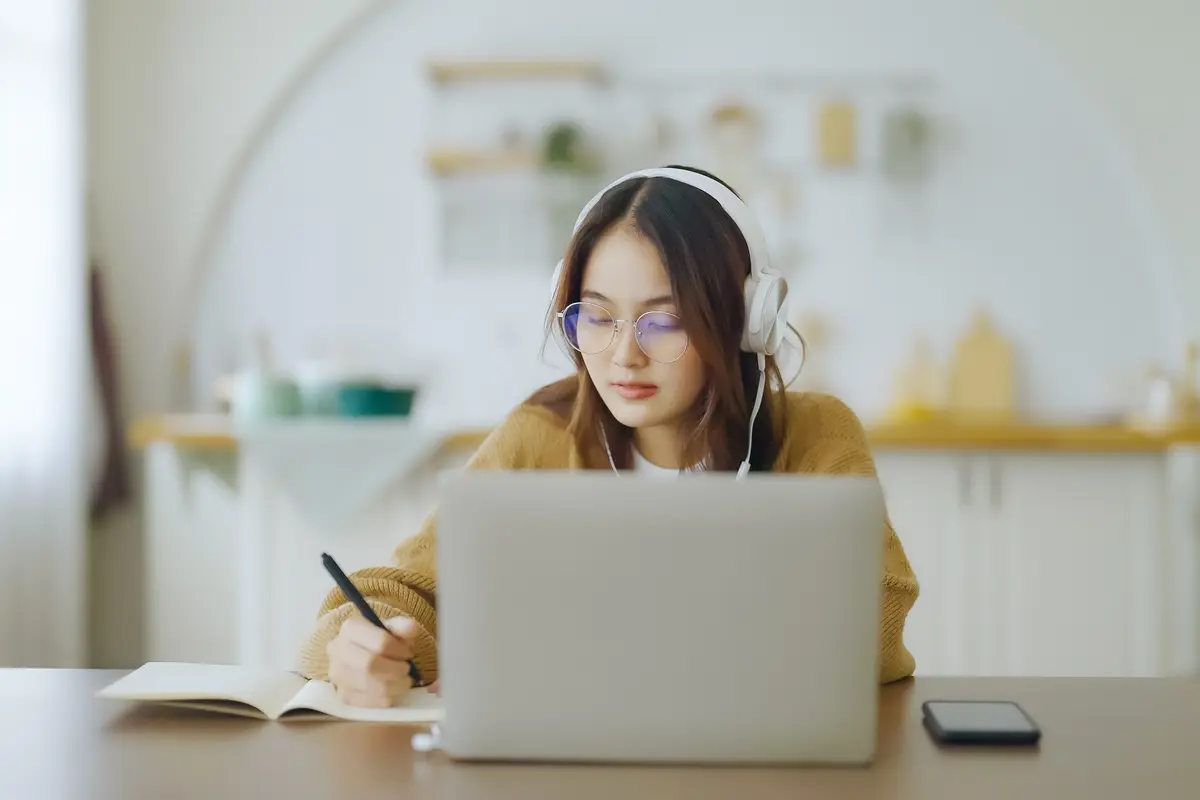 perempuan dan 20 juni kecerdasan