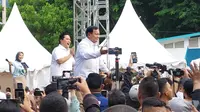 Calon Presiden (Capres) nomor urut 2, Prabowo Subianto menghadiri acara Komunitas Ojol Penggemar Erick Thohir (Ojol ET) di Lapangan Banteng, Jakarta Pusat. (Nur Habibie).